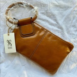 NWT HOBO Sable Wristlet color Truffle w/ Dust Bag